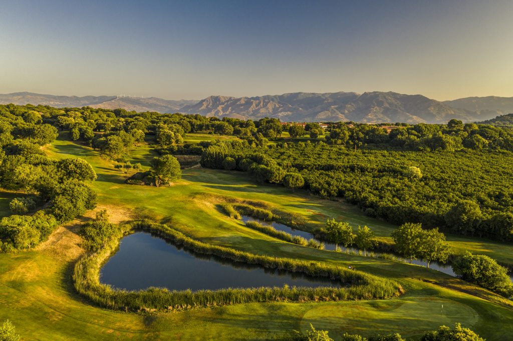 best time to play golf in Italy